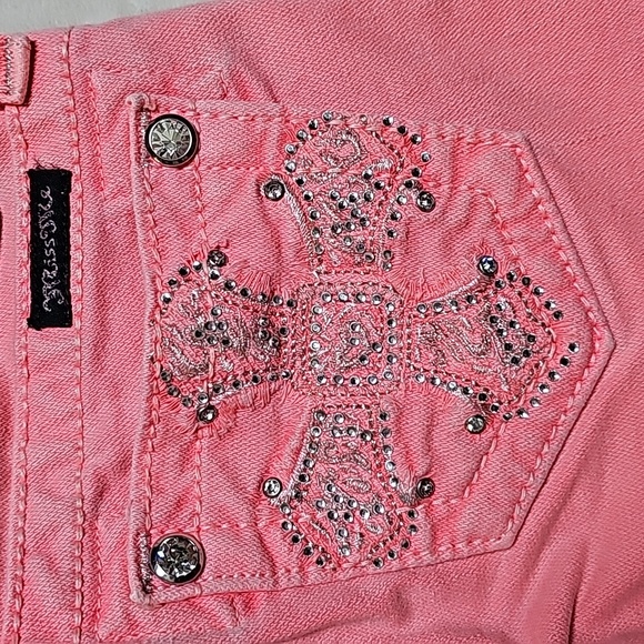 Miss Me Girls - Neon Pink Shorts. (Youth) Girl's Size: Waist 07x2.5 Inseam. - Picture 5 of 13